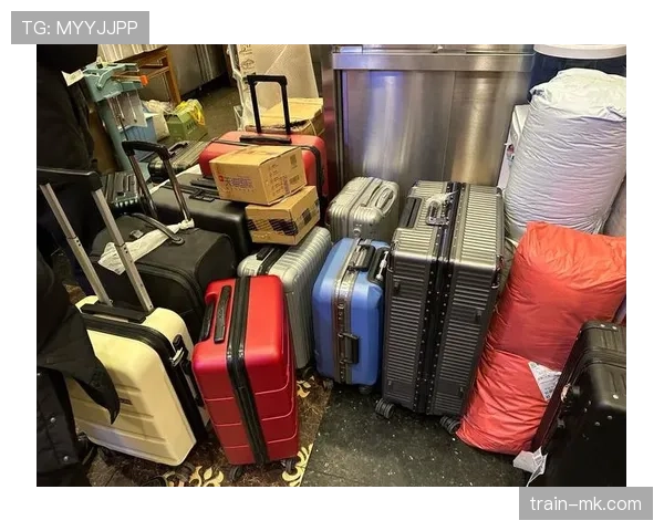 萨卡上场像隔壁小哥，赛后拎的行李能买套房